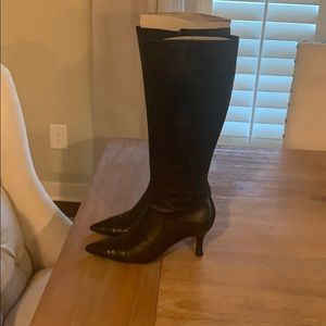 Beautiful knee boots!